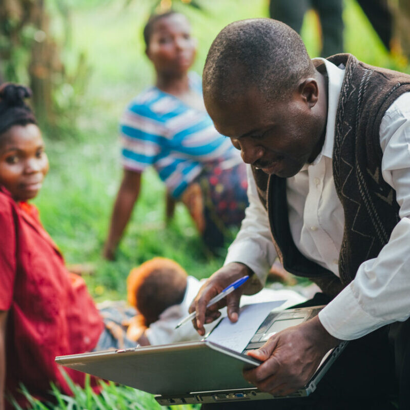 تعزيز القدرات والتدريب